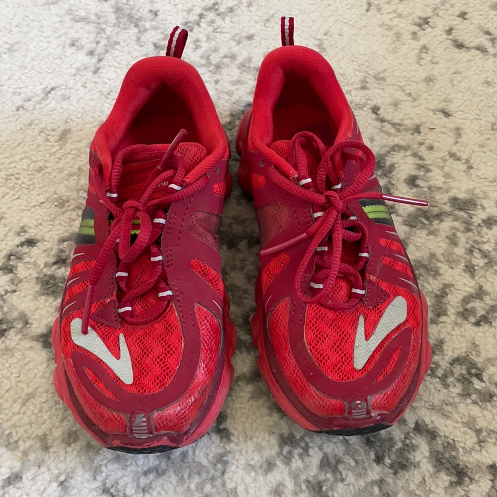 Brooks Pureflow Red Black Athletic Sneaker Kids size 12